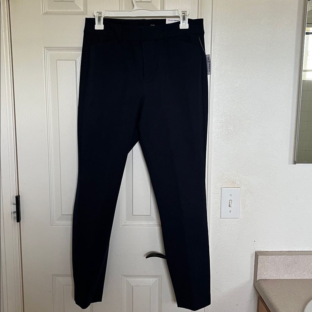 Old Navy Black High-Rise Pixie Pants